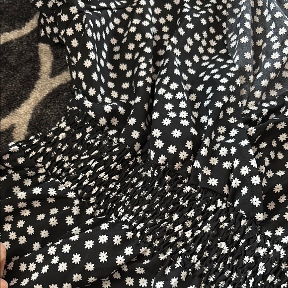 SHEIN Black and White flower Dress - Picture 5 of 7